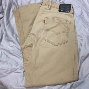 Khaki Levi’s 511 38 32